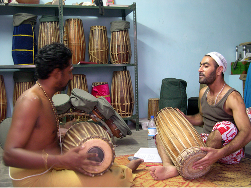 Cours de mridangam, Pondichéry - 2005